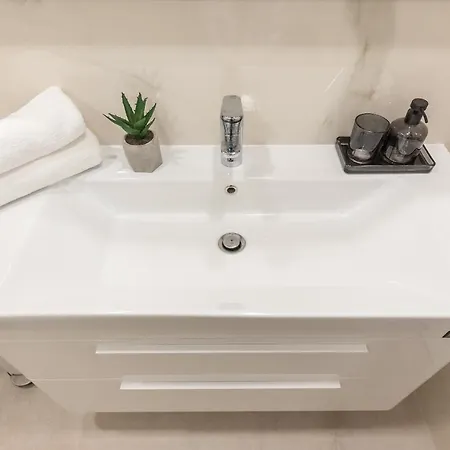 Luxury El Paradiso Sea & View Apartment