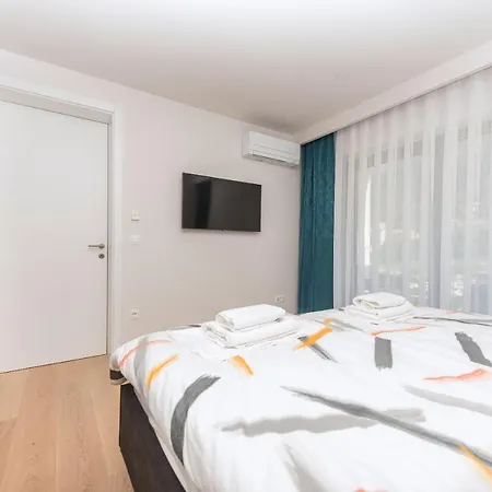 Luxury El Paradiso Sea & View Apartment